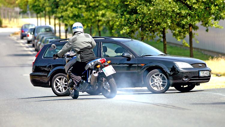 Richtige Schutzkleidung ist bei einem Unfall Gold wert.