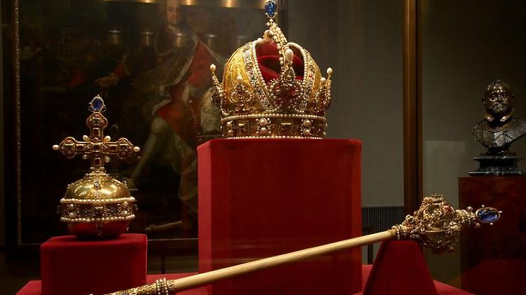 Mehr als eine Viertelmillion Besucher besichtigen jedes Jahr den Kronschatz in Wien.