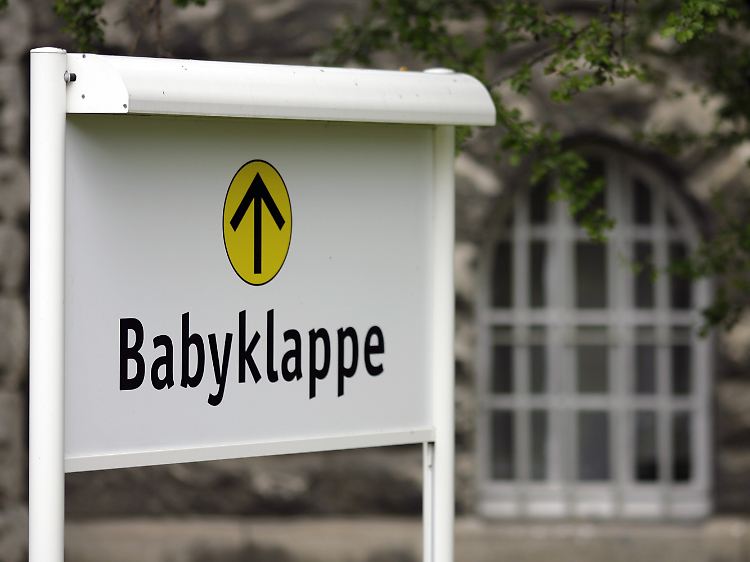 Nach den Plänen der Regierung soll die Identität von Müttern bei anonymen Geburten zehn Jahre geheim bleiben.