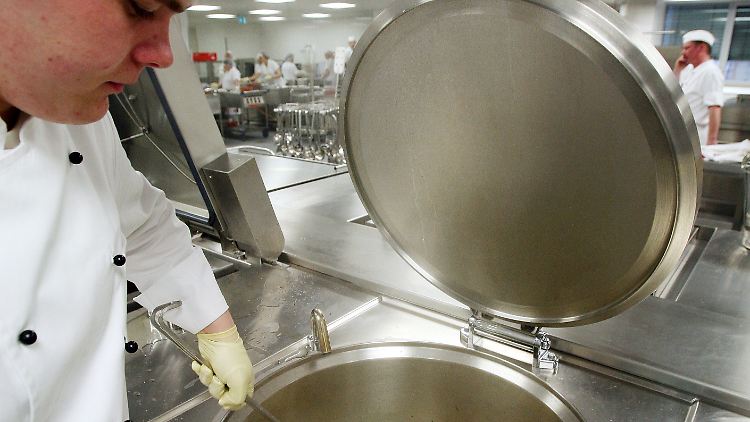 Salmonellen gedeihen gern dort, wo die Hygienebedingungen schlecht sind.