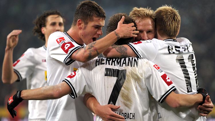 Gladbacher Freude: Gegen Bayern München zu gewinnen, macht am meisten Spaß.