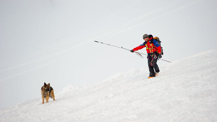 Bei Lawinenabgängen entscheidet schnelle Hilfe über Leben und Tod.