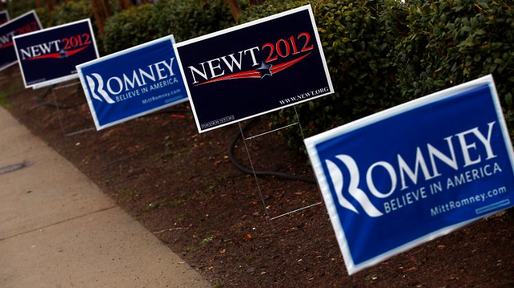 Spuren eines langen Kampfes: Werbeschilder von Newt Gingrich und Mitt Romney.