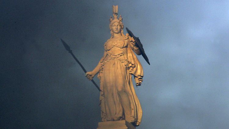 Auch Göttin Athene wird die Steuerschulden nicht eintreiben können.