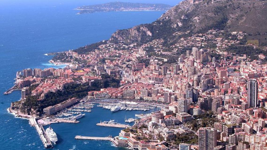 Reichtum auf engem Raum: Im Port Hercule von Monaco liegt eine Luxusjacht neben der anderen.
