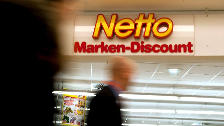 Zollfahnder statten Netto und Kaufland einen besuch ab.