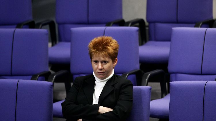 Bundestagsvizepräsidentin Petra Pau. Sie dürfte nicht überwacht werden, sagt Ulrich Battis.
