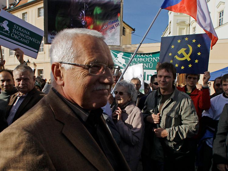 Klaus bei einer Anti-EU-Demonstration am Samstag.