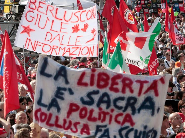 Sind zehntausende Demonstranten eine "Farce"?