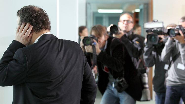 Innenminister Friedrich will die Liste der 27 Abgeordneten prüfen lassen.