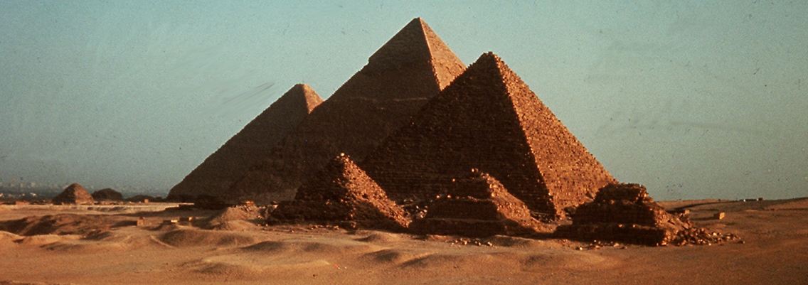 Die Pyramiden von Gizeh sind das einzige erhaltene der sieben Weltwunder der Antike.