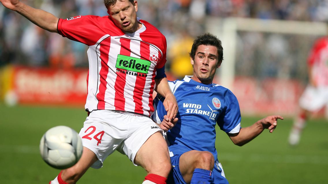 Erstmals diese Saison in der oberen Tabellenhälfte: Fin Bartels, rechts, und Hansa Rostock
