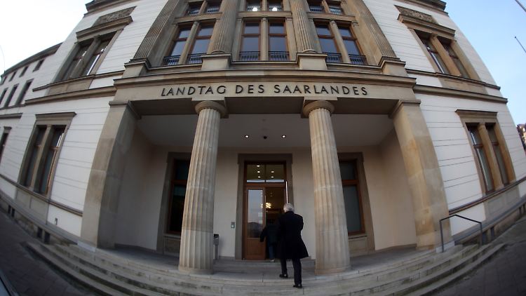 Das Saarland wird derzeit von nur noch fünf CDU-Ministern geführt.