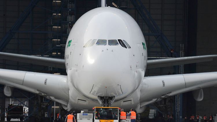 Hroßer Flieger, kleine Risse, eine Menge Probleme: A380.