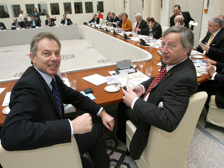 Blair und Juncker bei der EU-Jubiläumsfeier im März 2007 - damals war der Brite noch Premierminister.