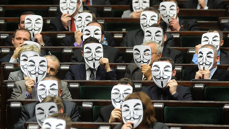 Die Abgeordneten der Palikot-Bewegung gelten als bunte Vögel des Parlaments.