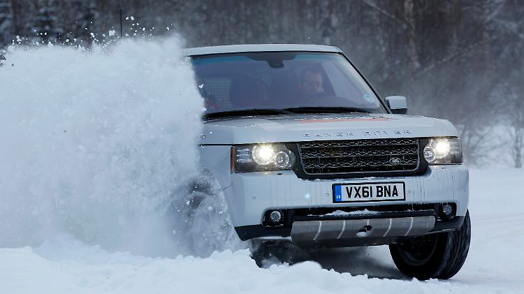 Die Achtgang-Automatik aus dem Range Rover  hält jetzt auch im Sport und im Discovery Einzug.