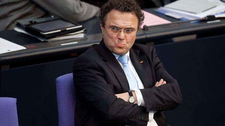Innenminister Friedrich beharrt auf der Beobachtung der Abgeordneten.