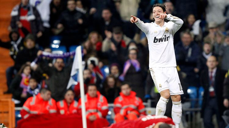 Mesut Özil ist wieder in Top-Form.