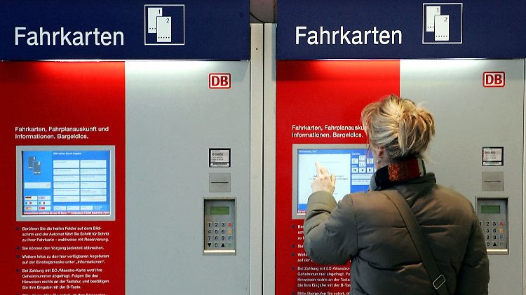 Tickets kauft man am besten im Internet oder am Automaten.