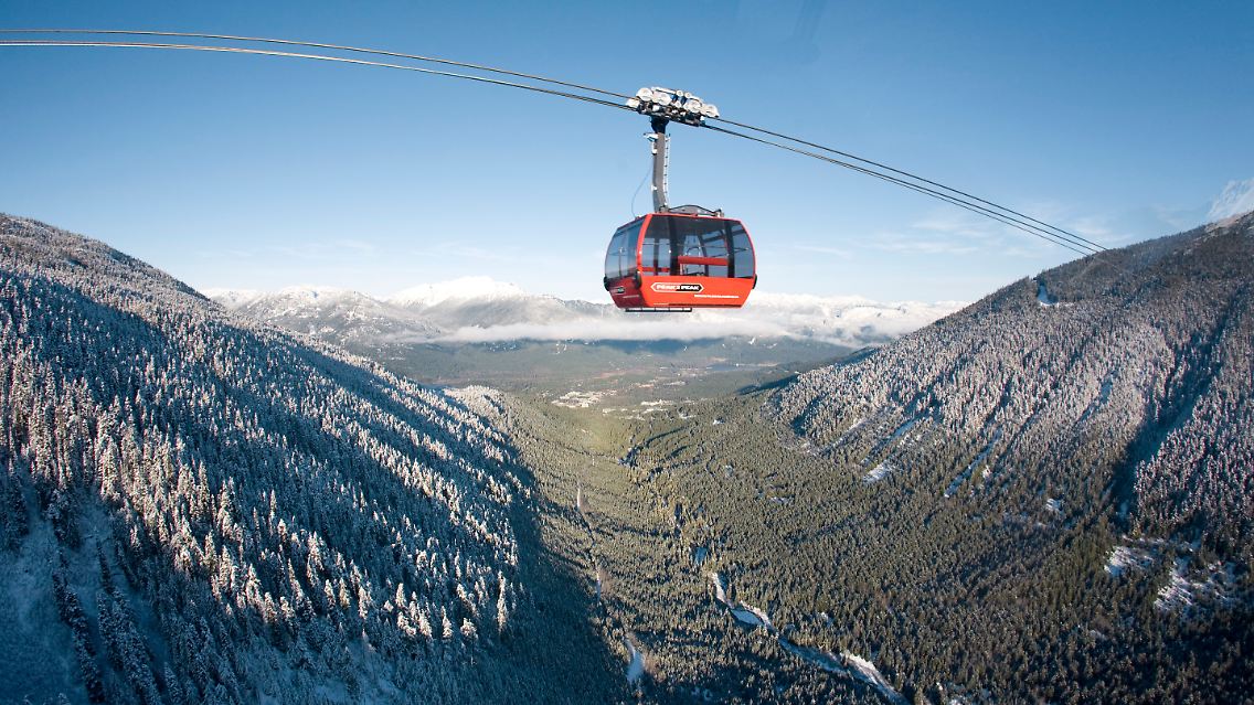 Wintersportorte wie Aspen oder Whistler sind bereits bekannt. ("Peak to Peak"-Gondel in Whistler, British Columbia)