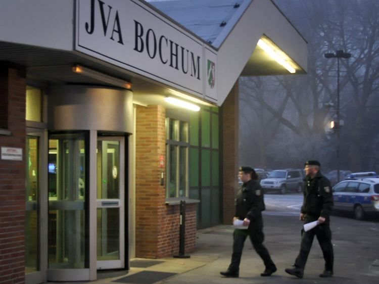 Die Flucht aus der JVA Bochum gelingt dem Mann über ein mangelhaft eingebautes Fenster.