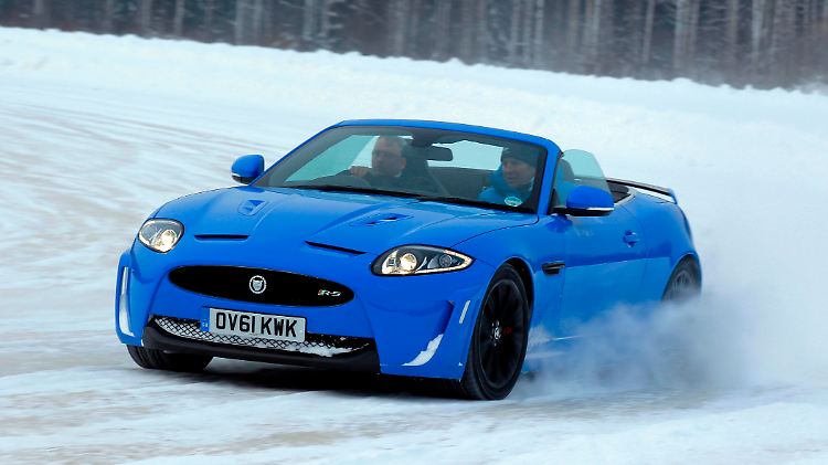 Besonders sportliche Varianten der Cabrio-Version des XK und der Luxuslimousine XJ stehen schon im ersten Quartal bereit. Später folgt ein Kombi auf XK-Basis.