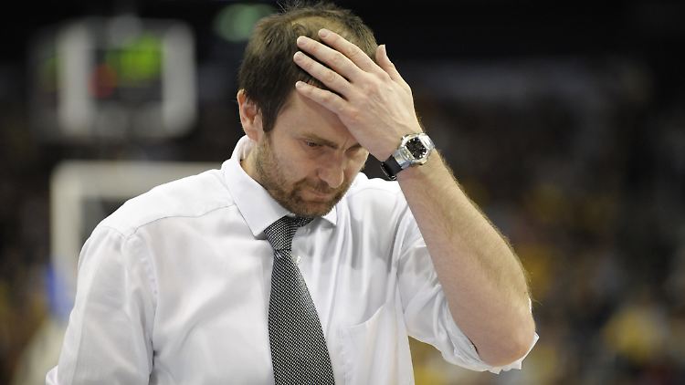 Alba-Trainer Luka Pavicevic ist offenbar kurz vor dem Verzweifeln (Archivfoto).