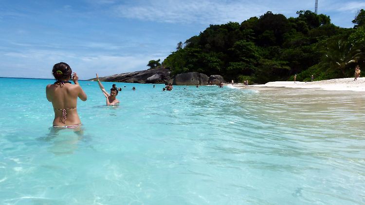 Die Traumstrände der Similan-Inseln machen die Bootsfahrt von rund 70 Kilometern auch für Reisende lohnenswert, die nicht tauchen möchten.