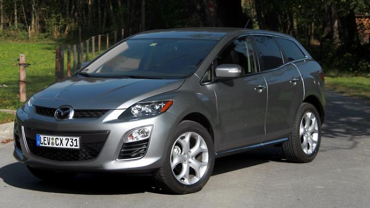 Der Mazda CX-7 erhält erstmals eine AdBlue-Einspritzung zur Verringerung der Stickoxid-Emissionen.