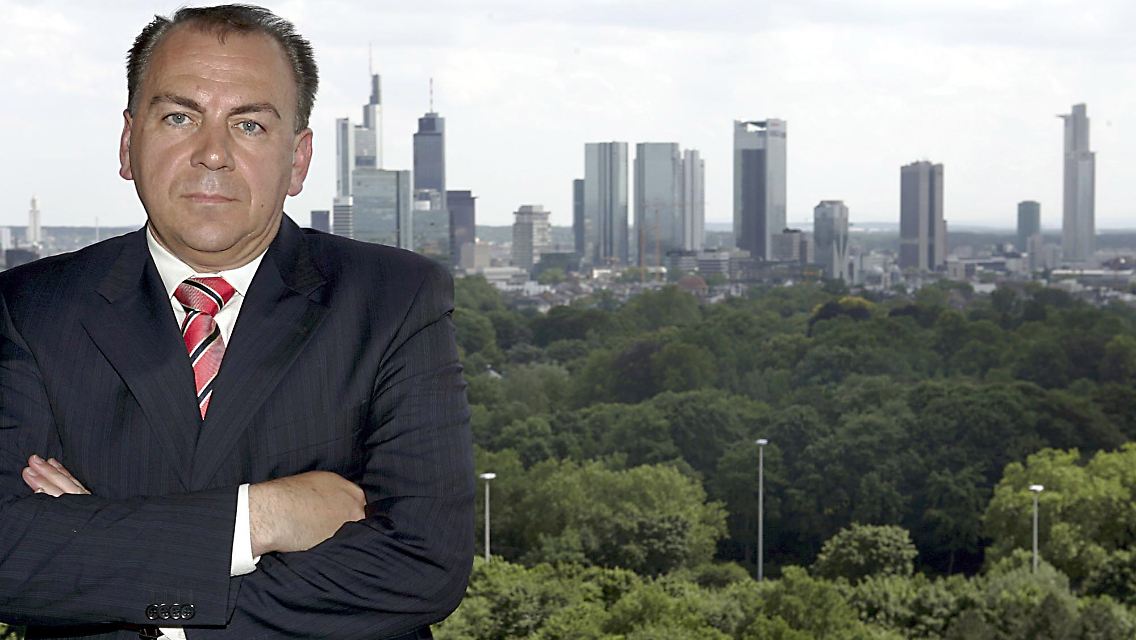 Weber geht aufs Ganze. er will Banken und Versicherungen künftig allein kontrollieren.