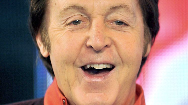  Ex-Beatle Paul McCartney wird jetzt auch mit eine, Stern auf dem berühmten Bürgersteig verewigt.