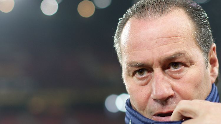 Von wegen "Die Null muss stehen": Huub Stevens, Direktor der Schalker Torfabrik.