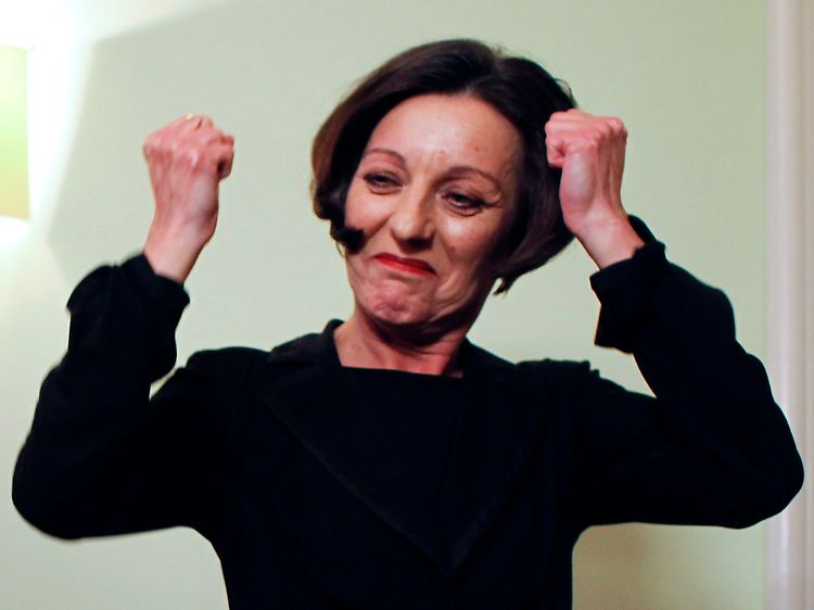 Völlig verblüfft, nichtsdestoweniger stolz und hoch erfreut: Herta Müller bei der Pressekonferenz in Berlin.