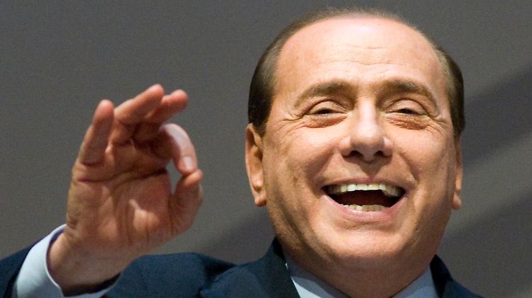 Sieht sich gern als Supermann: Silvio Berlusconi.