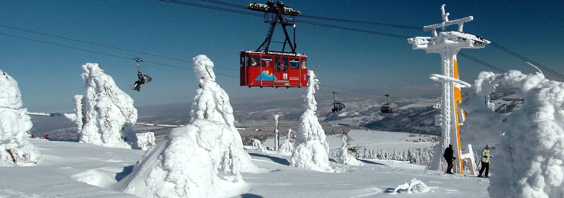 Deutschlands älteste Seilschwebebahn befindet sich auf dem Fichtelberg.