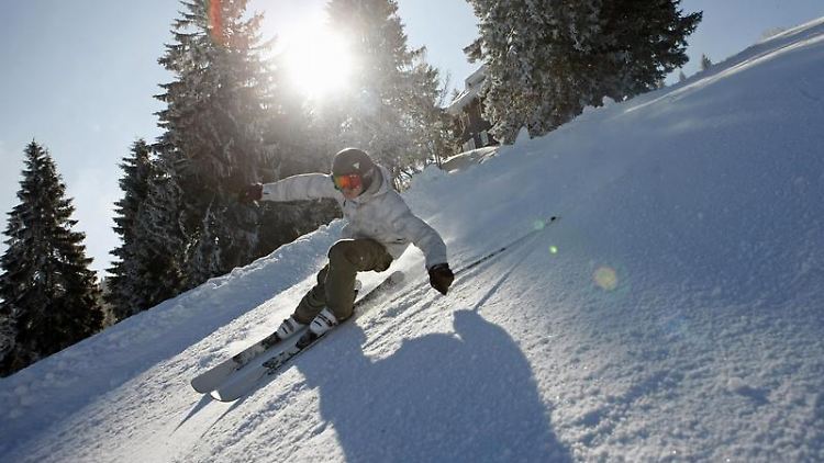 Ski und Rodel gut: Auf dem Feldberg im Schwarzwald finden Skifahrer zurzeit sehr gute Pistenverhältnisse vor.