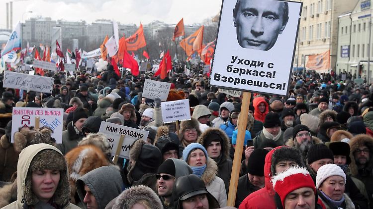 Soviel Für und Wider ist selten: "Verlass das Boot, Putin", fordern die einen...