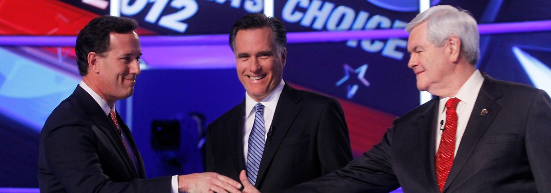 Seltene Einigkeit: So lange Santorum (li.) und Gingrich (re.) im Rennen bleiben, freut sich Romney.