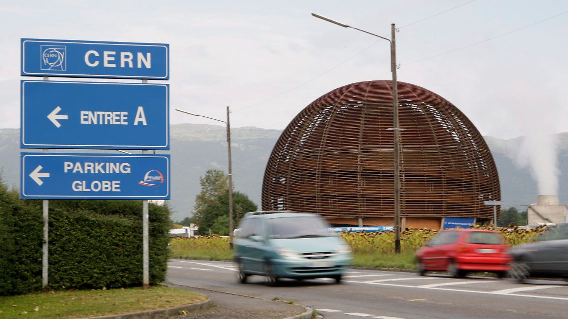 Switzerland_Particle_Lab_Arrest_XFRA101.jpg4103395077913742575.jpg