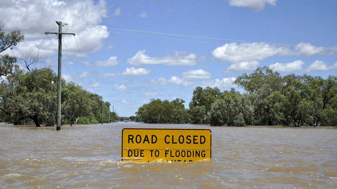 2012-02-06T051756Z_01_TWB01R_RTRMDNP_3_AUSTRALIA-FLOODS.JPG6972981442398238555.jpg
