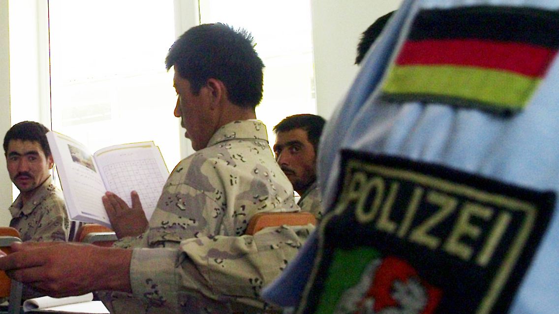 Deutsche Polizisten betreiben in Masar-i-Scharif im Rahmen des Deutschen Polizei Project Teams (GPPT) den Aufbau einer Polizeiakademie und unterstützen die Ausbildung afghanischer Polizisten.