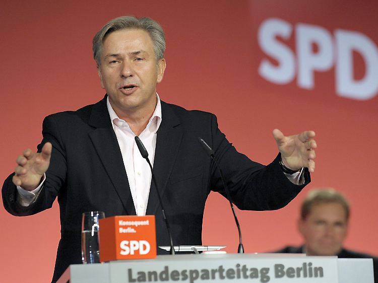 "Wir müssen auch Emotionen weitertragen": Berlins Regierender Bürgermeister Wowereit auf dem SPD-Landesparteitag in Berlin.