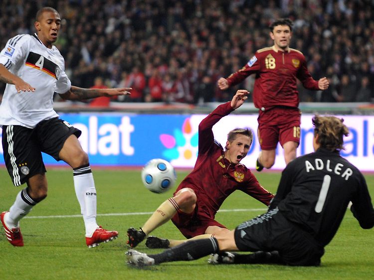 Rene Adler gewann weit mehr als nur ein Spiel: Mit seiner Leistung hat er sich als Favorit für die Nummer 1 bei der WM 2010 positioniert.