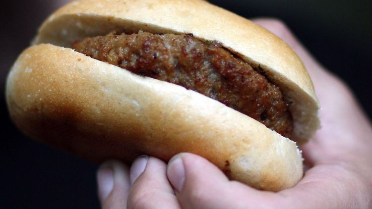 Eine Frikadelle und zwei halbe Brötchen wurden der Sekretärin zum Verhängnis.