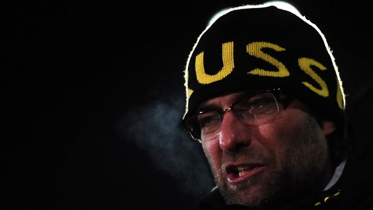Sauer in Kiel: BVB-Coach Jürgen Klopp war zufrieden mit seiner Mannschaft und empört über den Rasen.