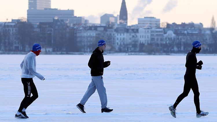 Die Eisdecke hält.
