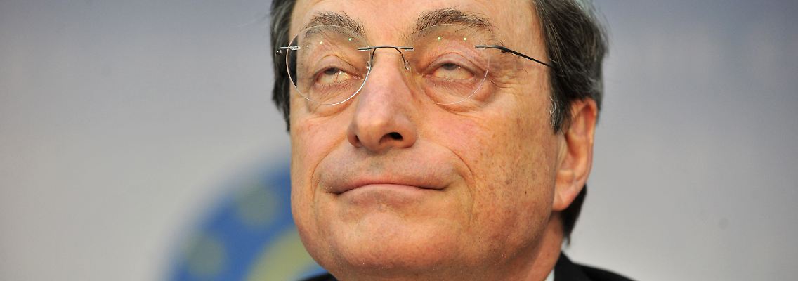 EZB-Präsident Draghi vielsagend: "Wenn die EZB einen Teil ihres Gewinns aber im Rahmen des Kapitalschlüssels an ihre Mitgliedsländer verteilt, wäre das keine Staatsfinanzierung."
