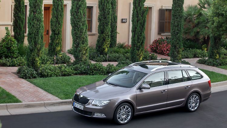 Großer Bruder: Der Skoda Superb bekommt eine Combi-Version.