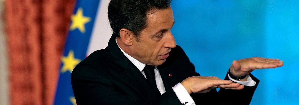 Frankreichs Regierungschef weist die Vorwürfe der Vetternwirtschaft zurück.